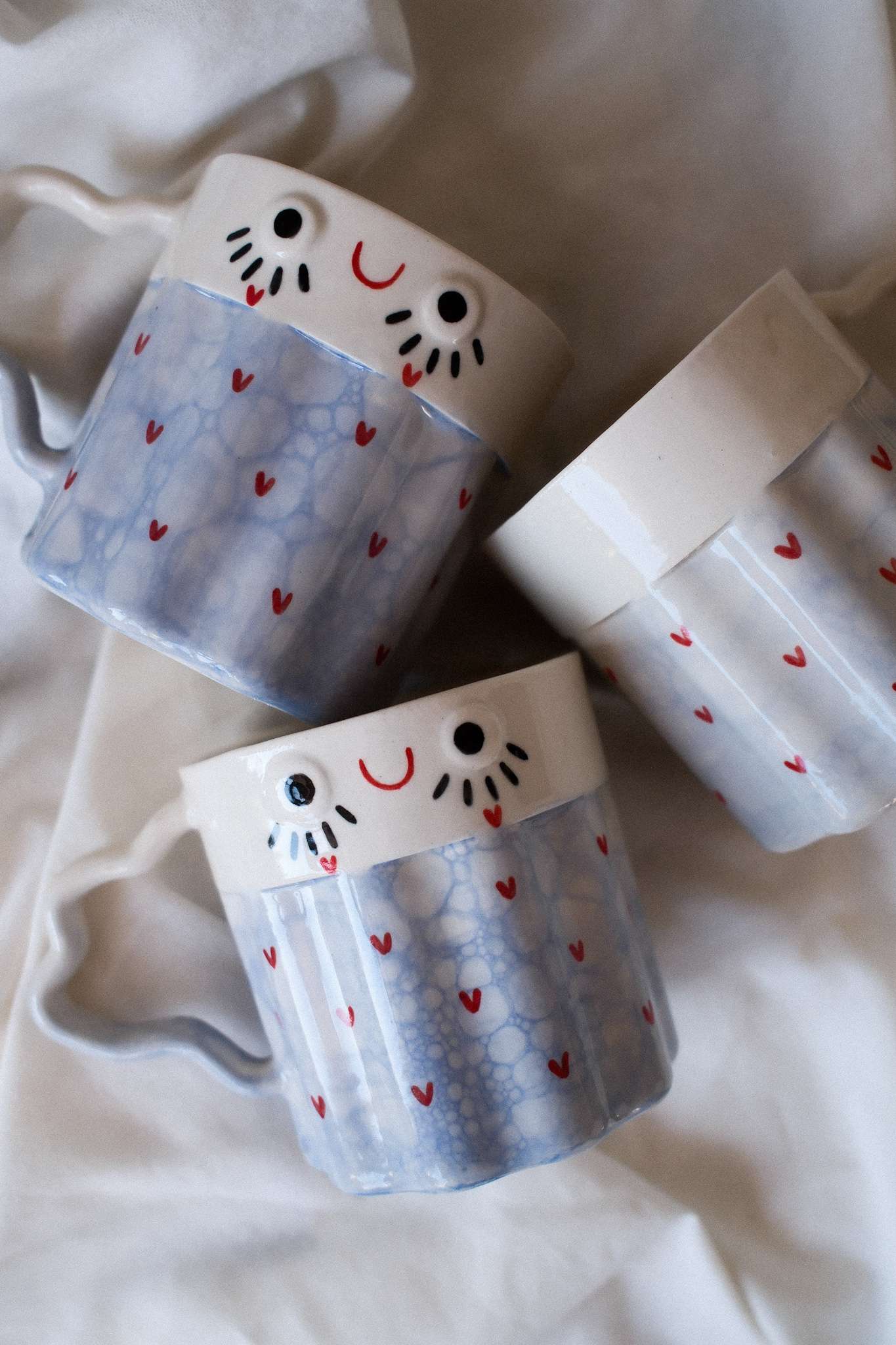 kubek niebieski w serduszka