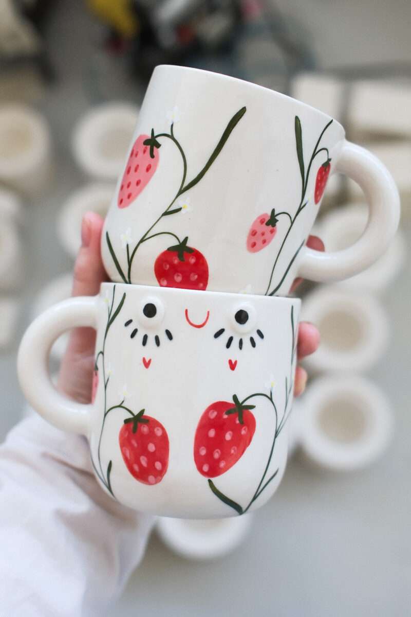 kubek w truskawki